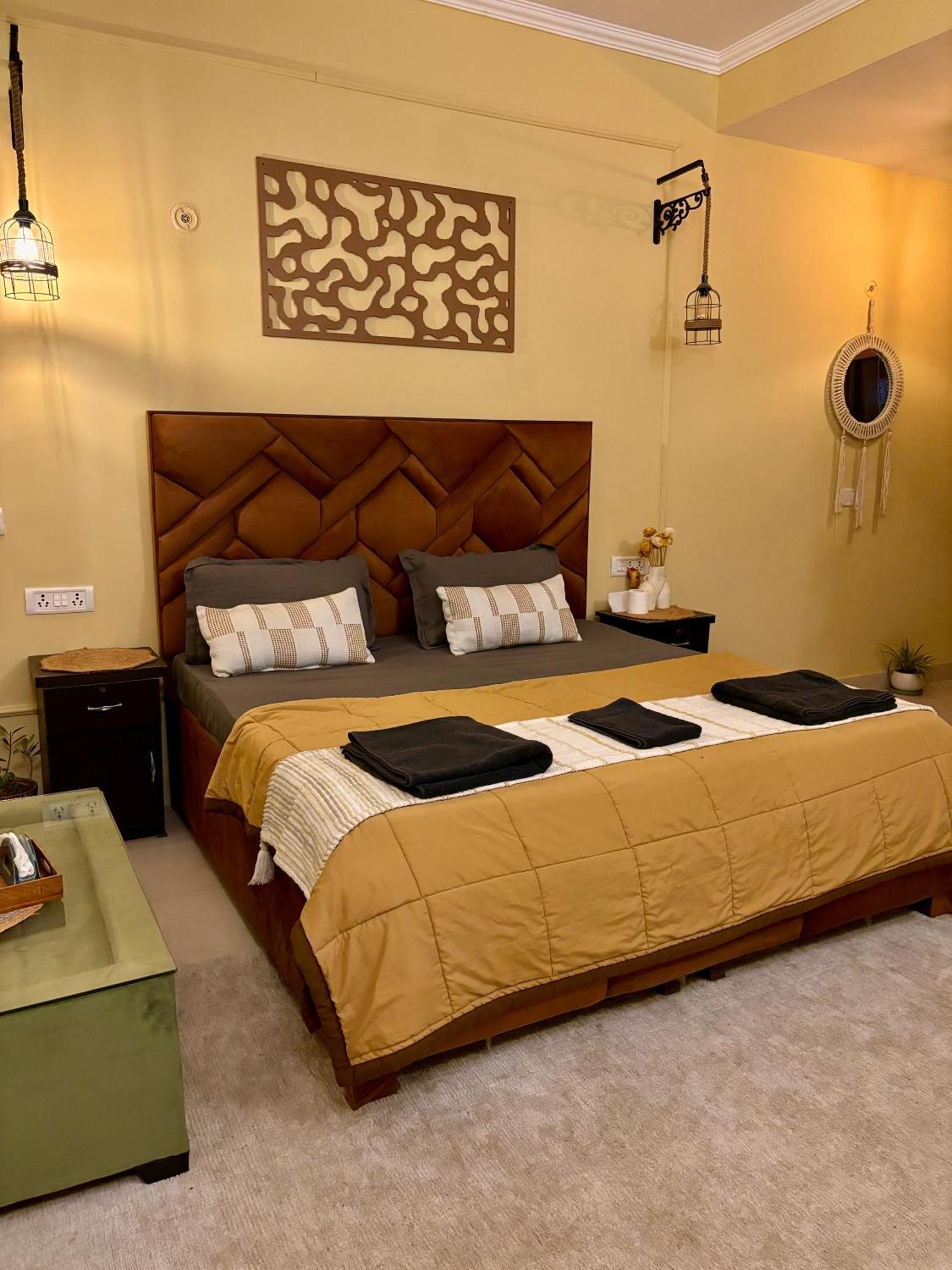 Atharva'S Homestay By Goaround Homes - Nehru Enclave Metro, South Delhi Nova Deli Exterior foto